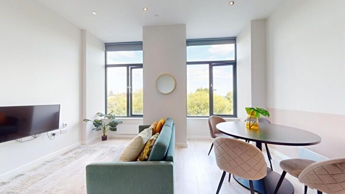 2 Bedroom Flat To Rent In Goodman Street, Leeds, LS10