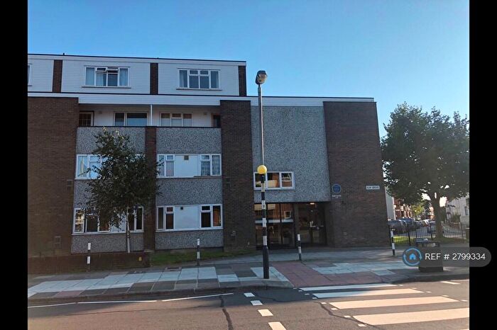 2 Bedroom Maisonette To Rent In Bush House, Southsea, PO5