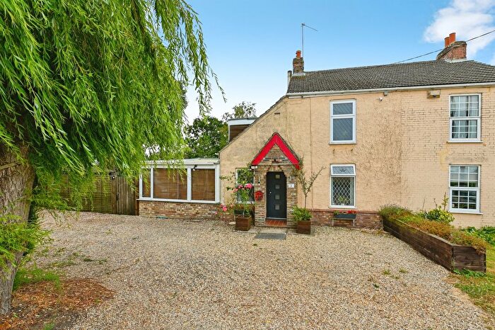 2 Bedroom Semi-Detached House For Sale In School Road, Marshland St. James, Wisbech, PE14