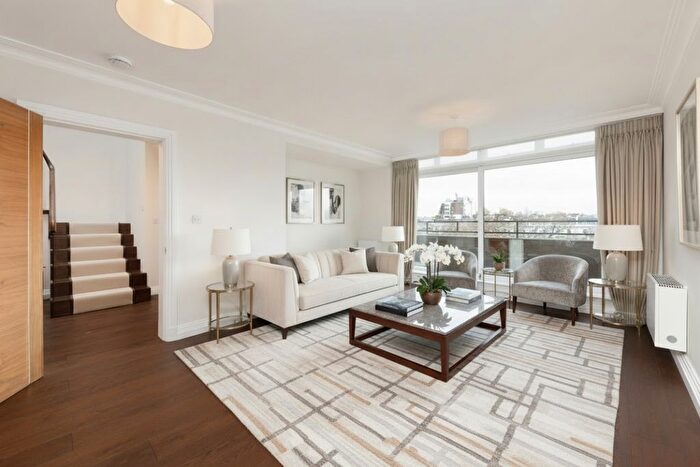 2 Bedroom Flat To Rent In Sloane Street, London, SW1X