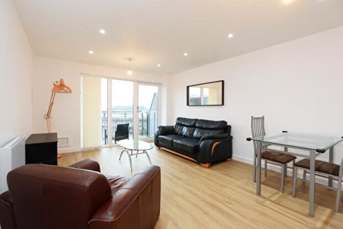 2 Bedroom Flat To Rent In Alexandria House Cardiff, CF11