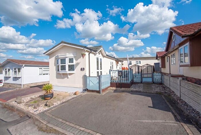 1 Bedroom Mobile Home For Sale In Miners Walk, Wood End, CV9