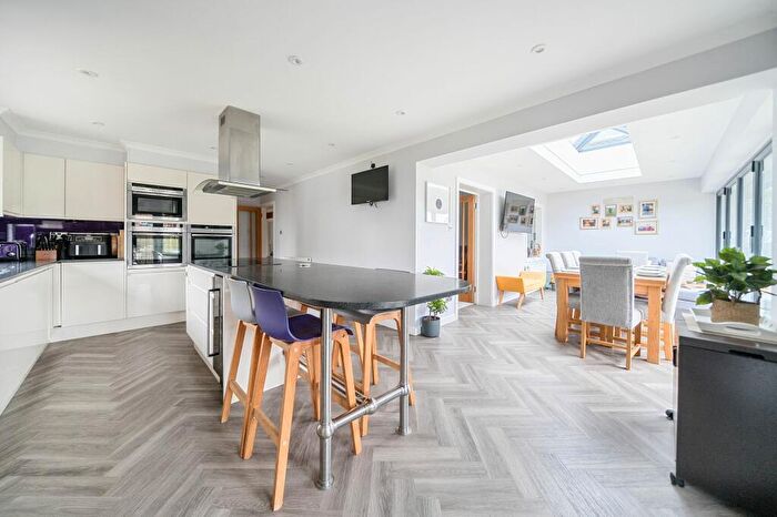 5 Bedroom Detached House For Sale In Easthampstead Road, Wokingham, RG40