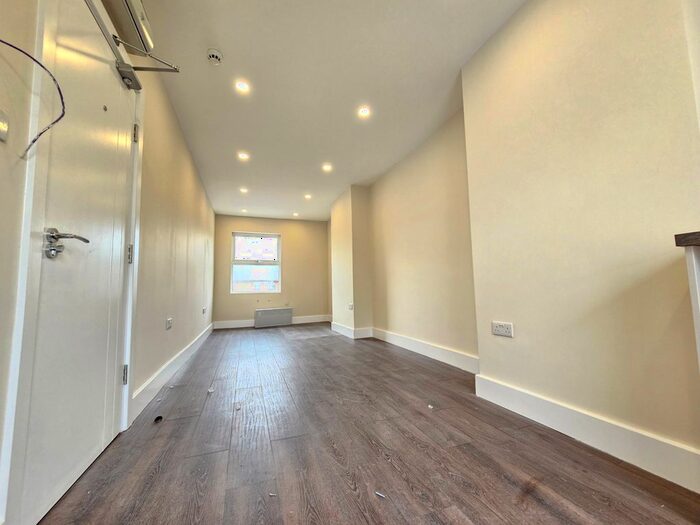 Studio To Rent In Rayne Road, Braintree, CM7