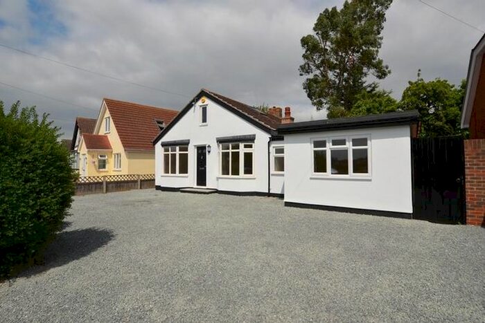 5 Bedroom Bungalow To Rent In St Margarets Avenue, Hillingdon, UB8