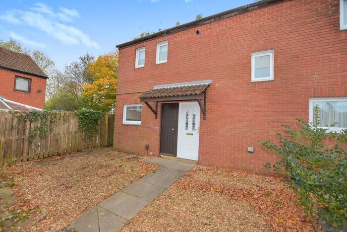2 Bedroom End Of Terrace House To Rent In Joshua Square, Camp Hill, Northampton NN4