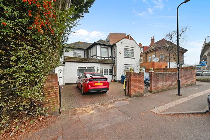 7 Bedroom Detached House For Sale In Perivale, UB6