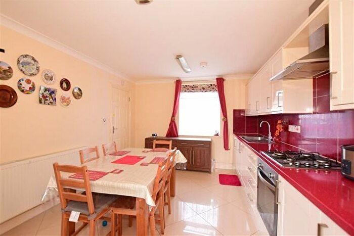 3 Bedroom Semi-Detached House To Rent In Shirley Close, Dartford, DA1