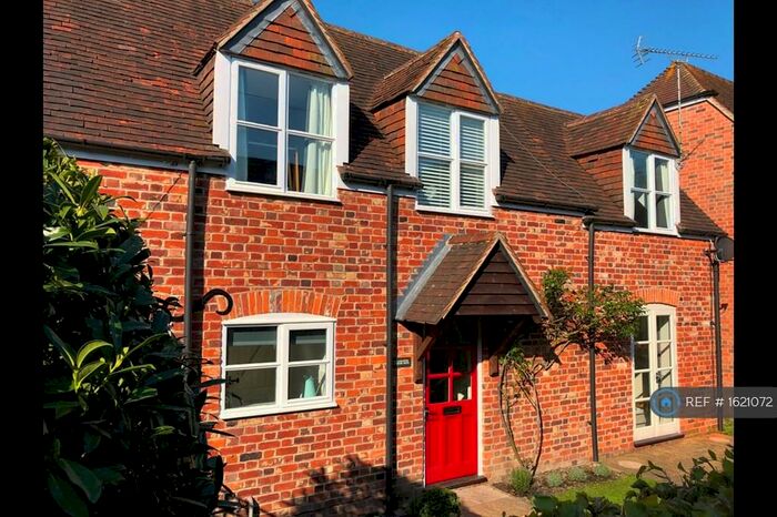 2 Bedroom Semi-Detached House To Rent In Lancaster House Mews, Hungerford, RG17