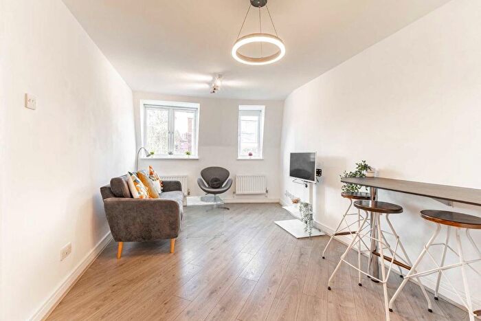 3 Bedroom Flat For Sale In Jamaica Street, Stepney Green, E1