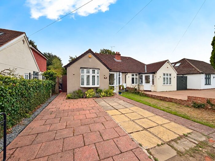 2 Bedroom Semi-Detached Bungalow For Sale In Oxford Avenue, Burnham, SL1