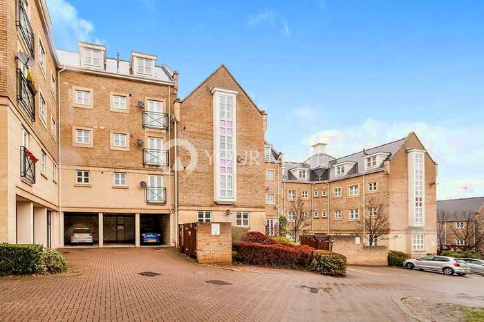 2 Bedroom Apartment To Rent In Sandpiper Close, Greenhithe, Kent, DA9