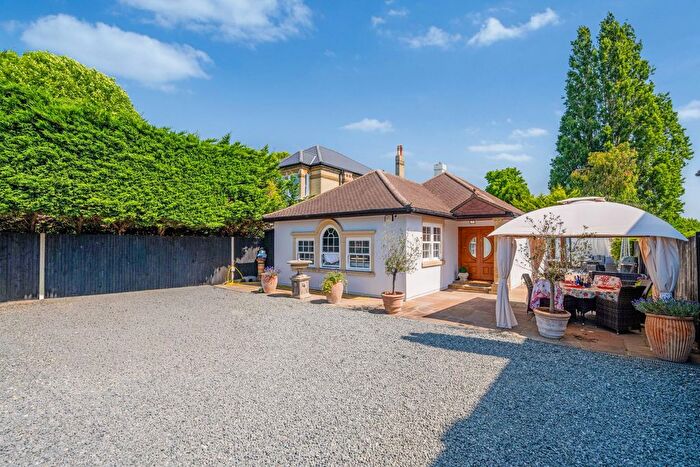 3 Bedroom Bungalow For Sale In Chessington Road, Ewell, Epsom, Surrey, KT19