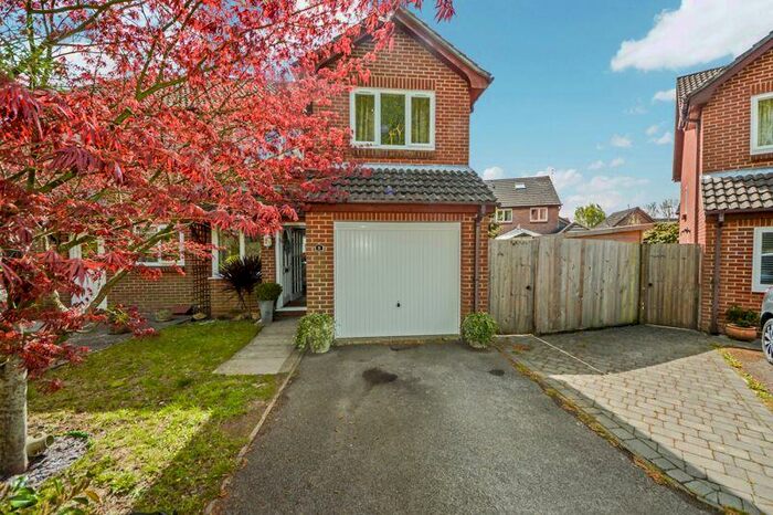 3 Bedroom Semi-Detached House To Rent In The Smithy, Denmead, PO7