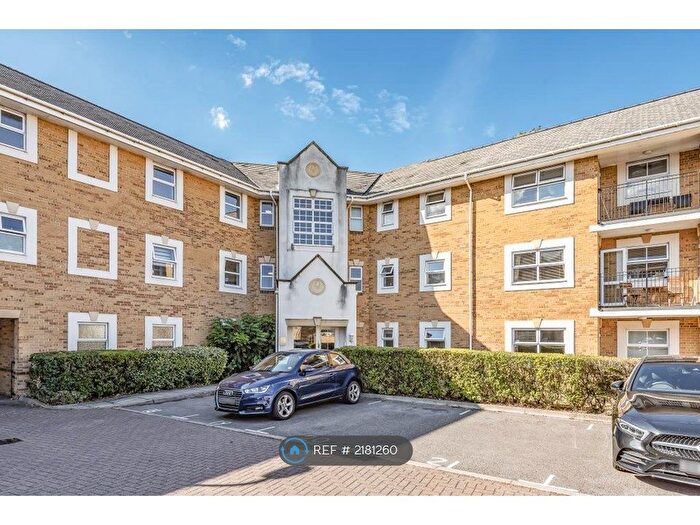 1 Bedroom Flat To Rent In International Way, Sunbury-On-Thames, TW16