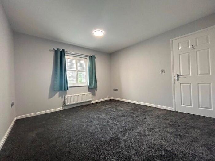 5 Bedroom Semi-Detached House To Rent In Pound Way, Littlehampton, BN16
