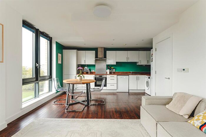 2 Bedroom Flat For Sale In Palmers Road, London, E2