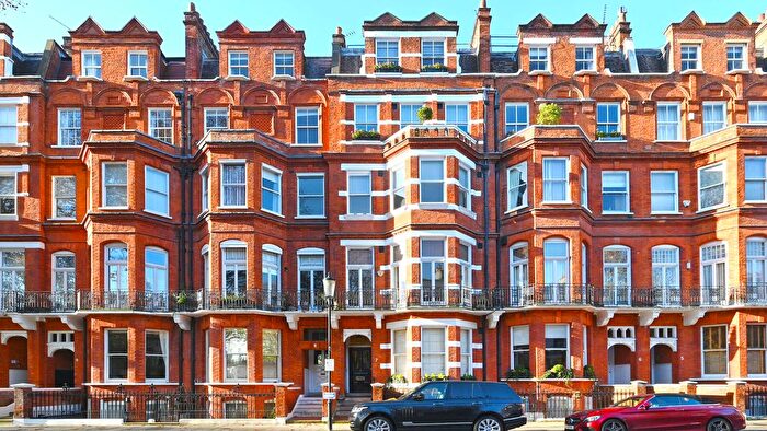 2 Bedroom Flat To Rent In Egerton Gardens, London, SW3