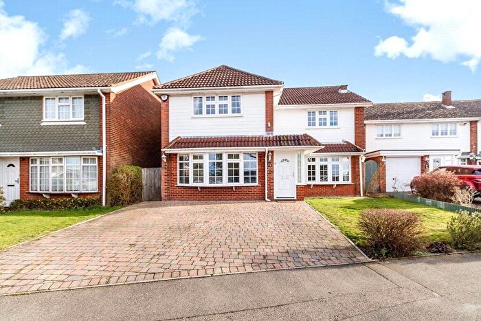 4 Bedroom Detached House To Rent In Chantry Avenue, Hartley, Longfield, Kent, DA3