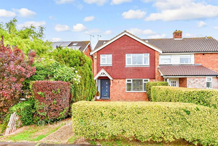 4 Bedroom Semi-Detached House For Sale In Queens Field Walk, Bognor Regis, West Sussex, PO21