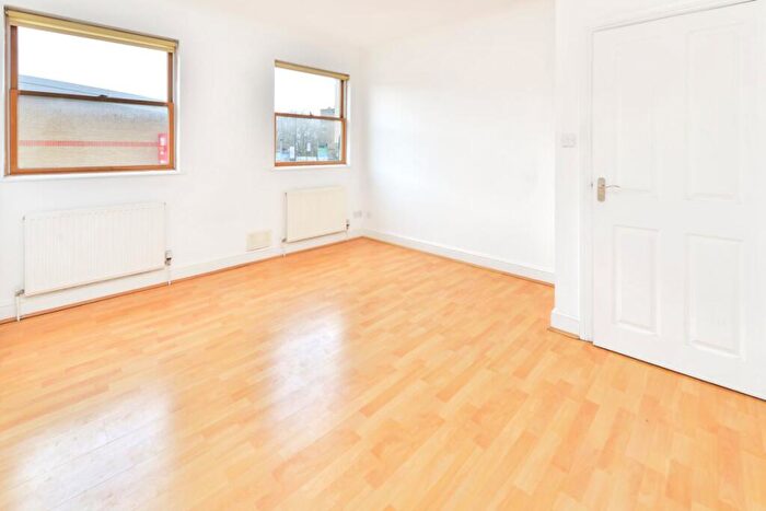 1 Bedroom Apartment To Rent In Eagle Wharf Road, Islington, London, N1