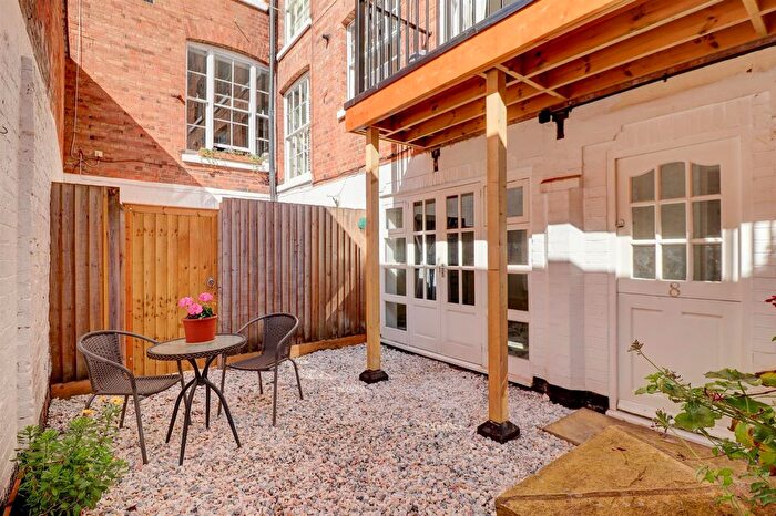 1 Bedroom Flat To Rent In Clarendon Square, Leamington Spa, CV32