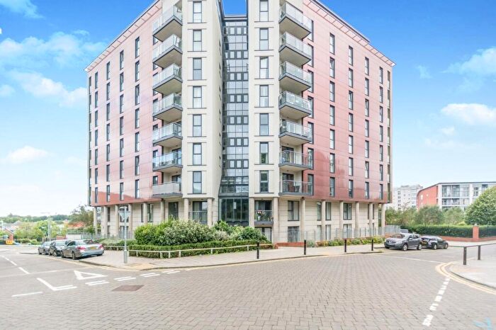 2 Bedroom Flat For Sale In Mason Way, Birmingham, West Midlands, B15