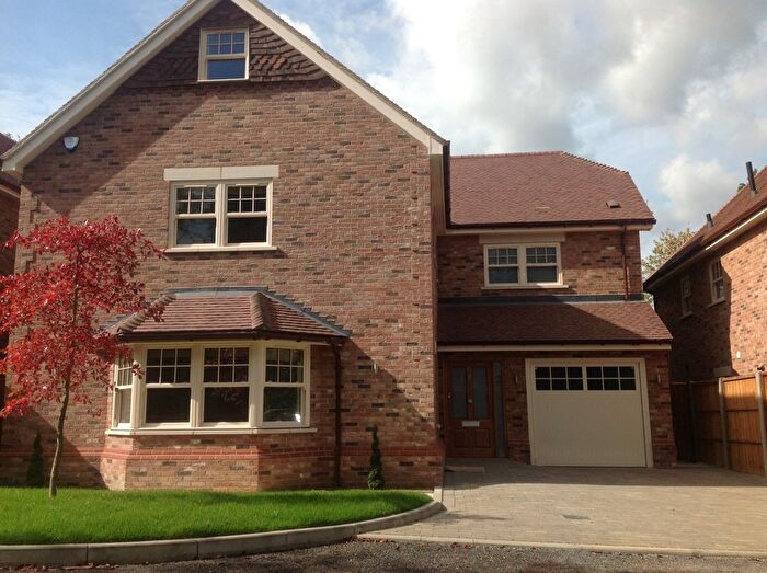 6 Bedroom Detached House To Rent In Walnut Close, Harpenden, AL5