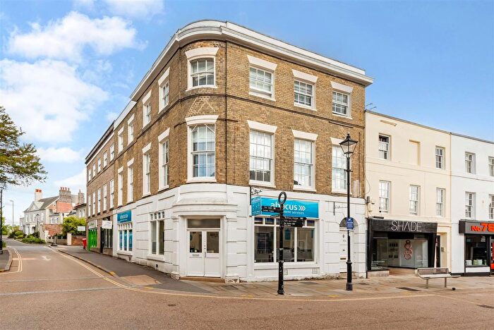1 Bedroom Flat For Sale In High Street, Andover, SP10