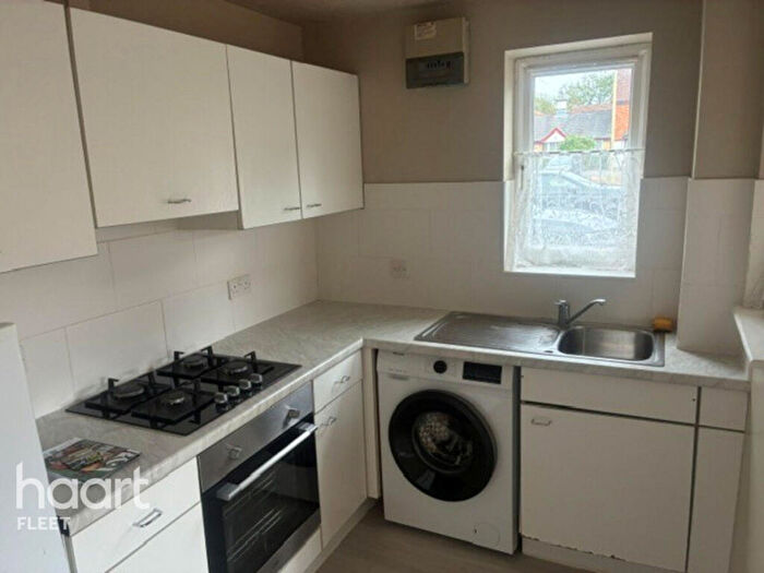 1 Bedroom Semi-Detached House To Rent In Barn Meadow Close, Fleet, GU52