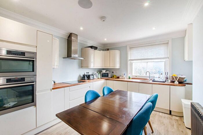 2 Bedroom Flat To Rent In Vanbrugh Terrace, Blackheath, London, SE3