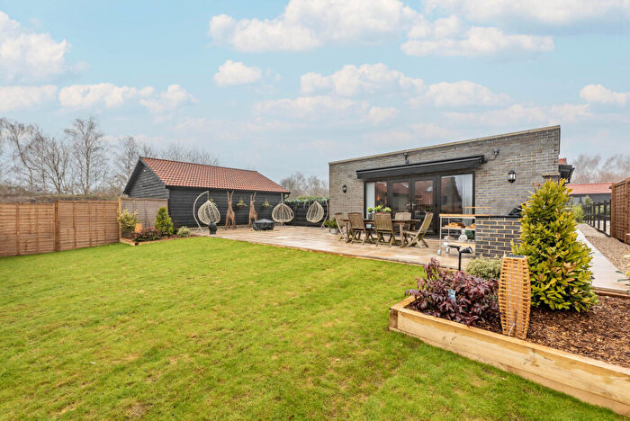 3 Bedroom Bungalow For Sale In Eastfield Stables, May Walk, Elsenham Road, Stansted, CM24