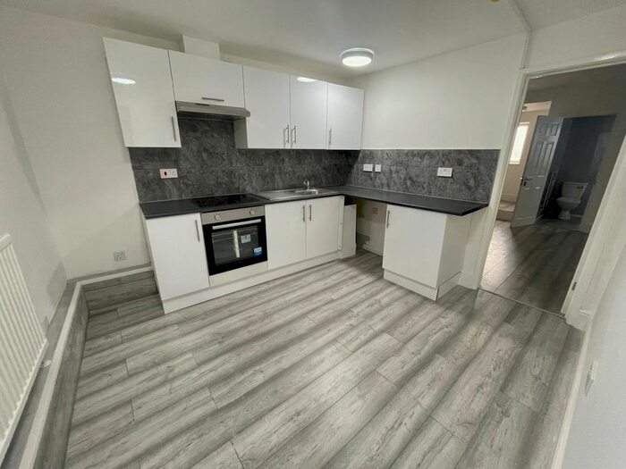 Studio To Rent In Cardiff Road, Luton, LU1