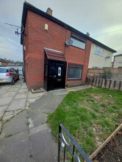 2 Bedroom Semi-Detached House To Rent In Boggart Hill Gardens, Leeds, LS14