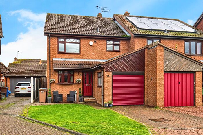3 Bedroom Semi-Detached House For Sale In The Copse, Beverley, HU17