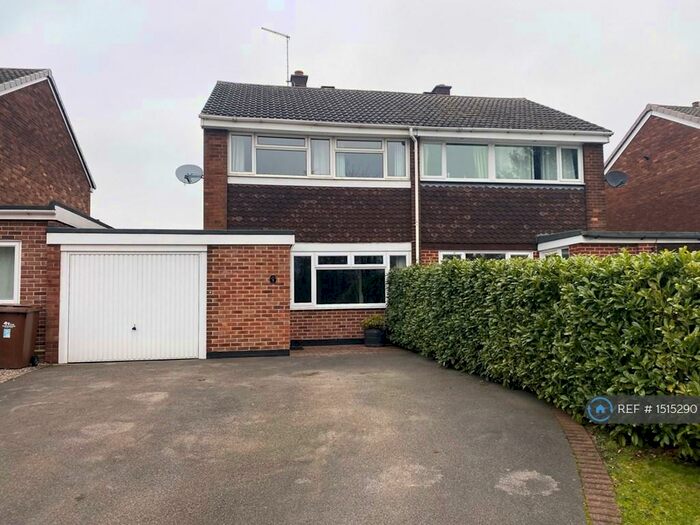 3 Bedroom Semi-Detached House To Rent In Bladon View, Stretton, Burton-On-Trent, DE13