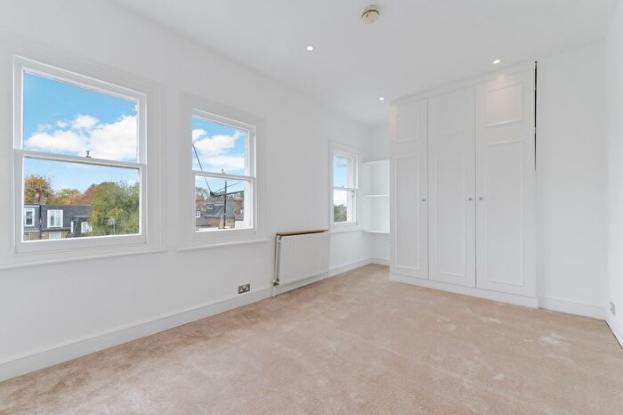 2 Bedroom Flat To Rent In Turnham Green Terrace, W4
