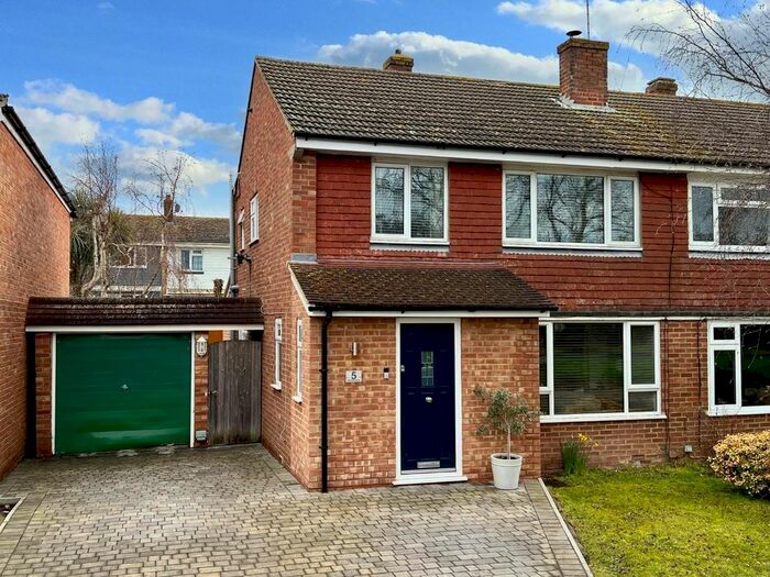3 Bedroom Semi-Detached House For Sale In Romney Road, Hamstreet, Ashford, TN26