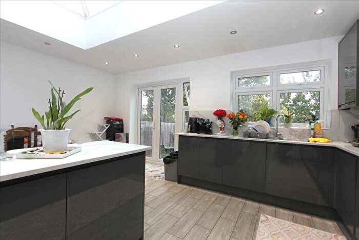 4 Bedroom House To Rent In Great Cambridge Road, London, N17