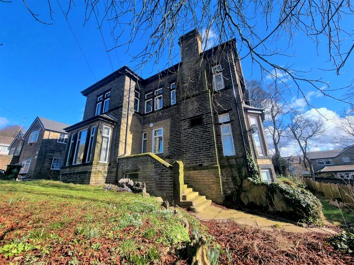 Block Of Flats To Rent In Shaftesbury Avenue, Bradford, BD9