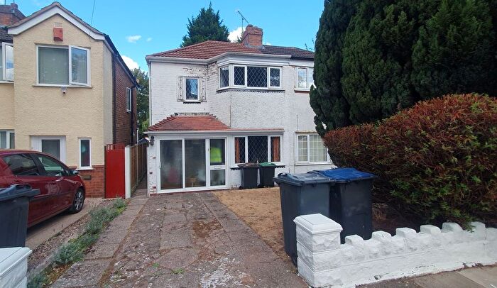 2 Bedroom Semi-Detached House For Sale In Courtenay Road, Great Barr, Birmingham, West Midlands, B44