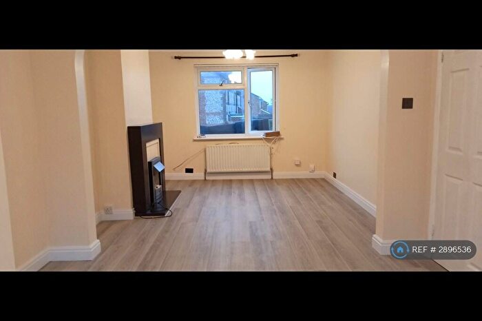3 Bedroom Semi-Detached House To Rent In Brighton Road, Aldershot, GU12