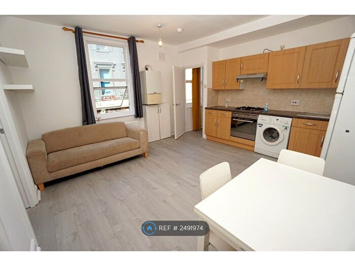 2 Bedroom Flat To Rent In Essex Road, London, N1