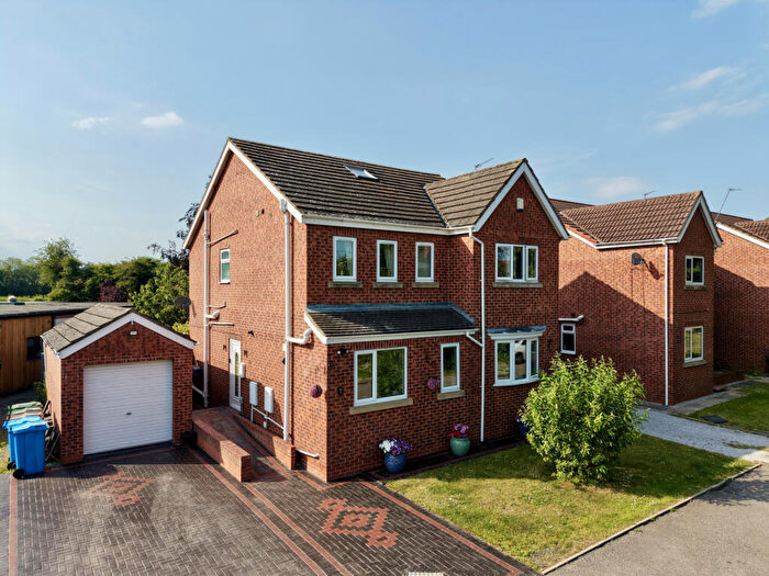 4 Bedroom Detached House For Sale In Cedar Close, Wawne, HU7