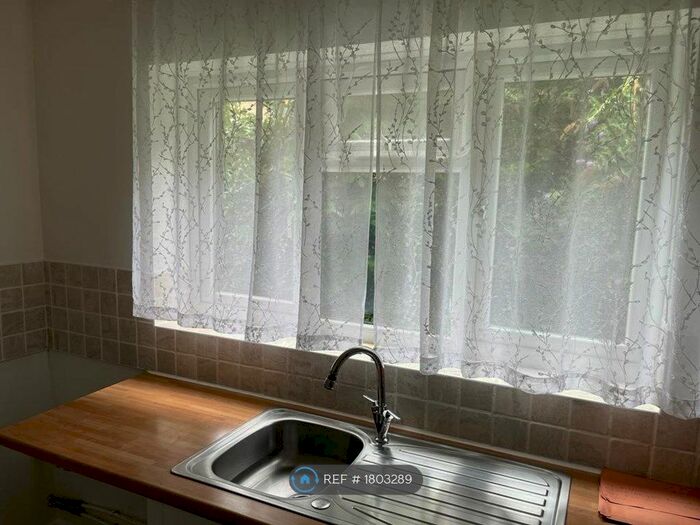 1 Bedroom Flat To Rent In Kiddles, Yeovil, BA21