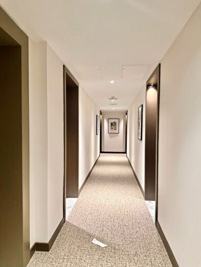 2 Bedroom Flat To Rent In Cascade Way, London, W12