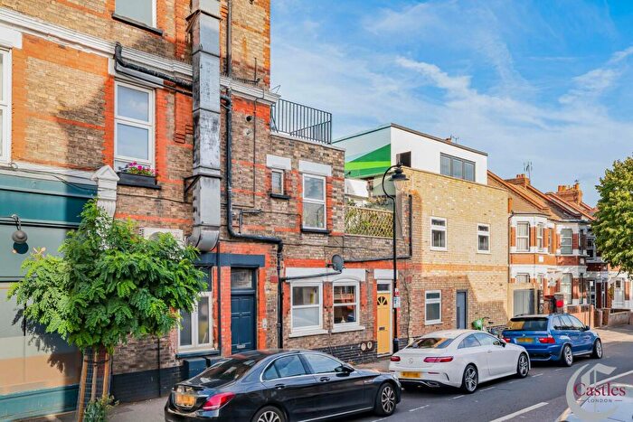 1 Bedroom Flat For Sale In Rathcoole Avenue, N8