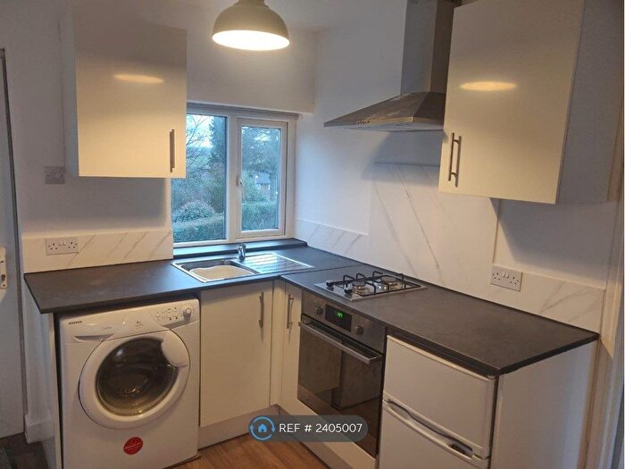 1 Bedroom Flat To Rent In Lowedges Drive, Sheffield, S8