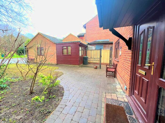 4 Bedroom House To Rent In Browns Way, Aspley Guise, Milton Keynes, MK17