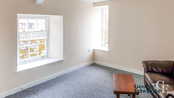1 Bedroom Apartment To Rent In Hill Street Haverfordwest, SA61